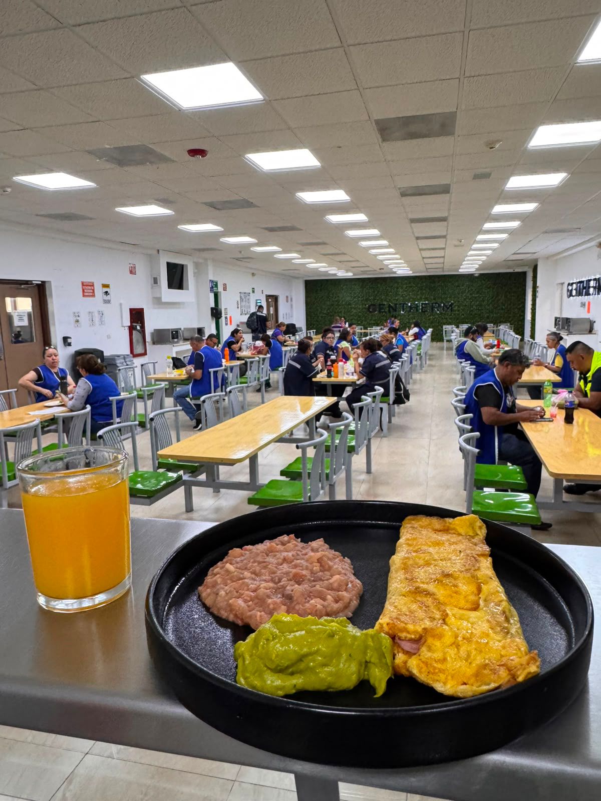Comedor industrial Bako en planta productiva
